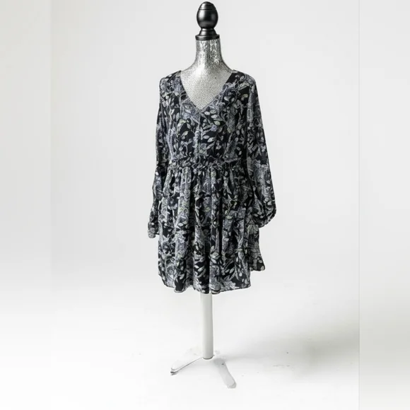 EUC Torrid Black and Gray Long Sleeve Dress - Picture 1 of 6